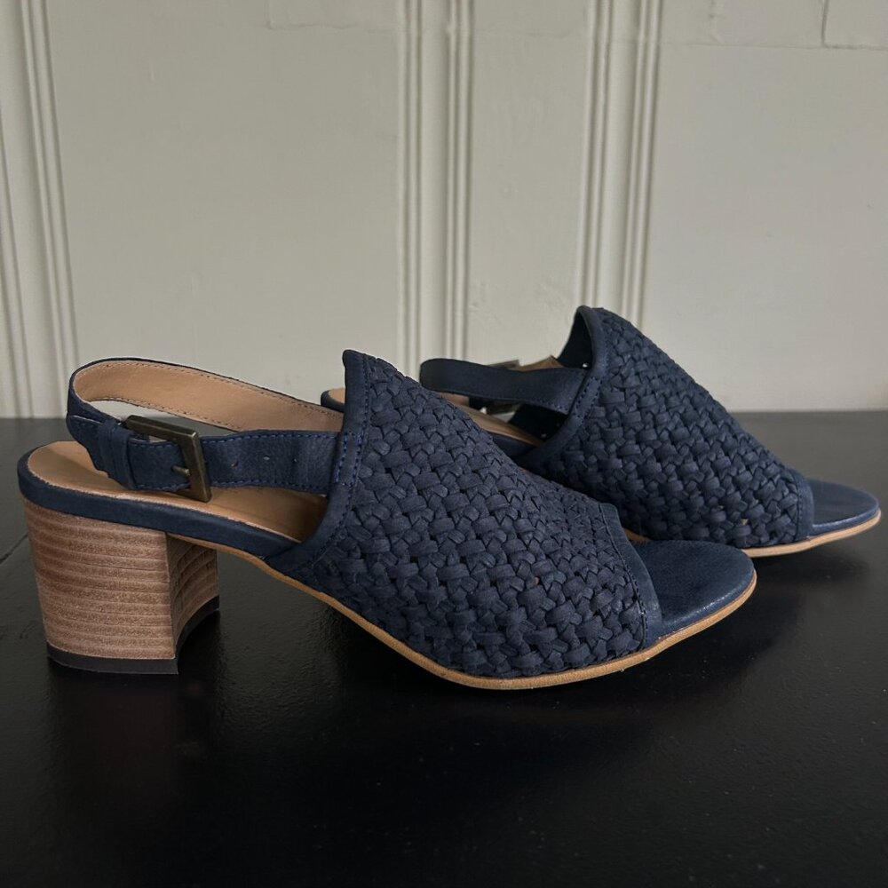 FABIANELLI Navy Italian Leather Laser Cut Sandals - size EU 39 - UEC